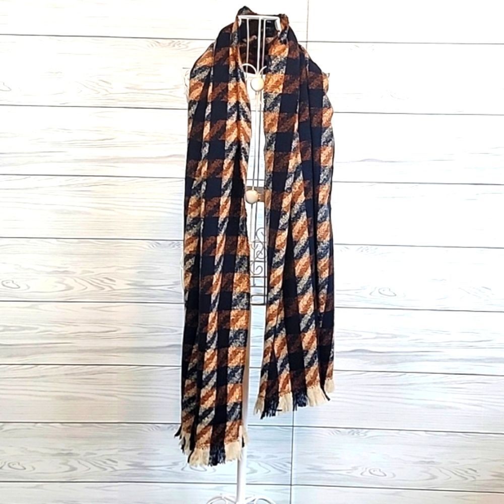 Pretty Persuasions scarf with fringe houndstooth plaid multicolored